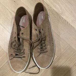 Toms Suede caramel color Sneakers